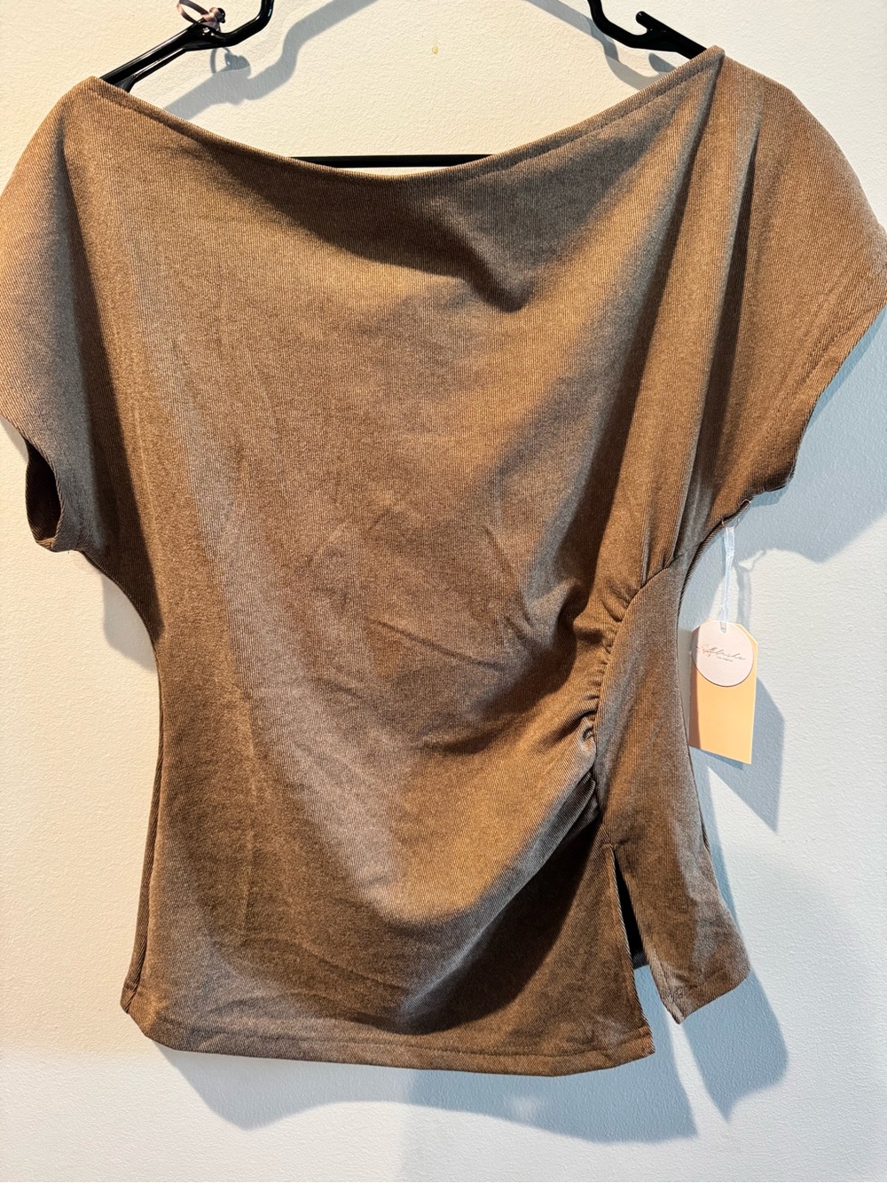 Scoop-Neck Brown Short Sleeve Ruched-Side Women's Tunic